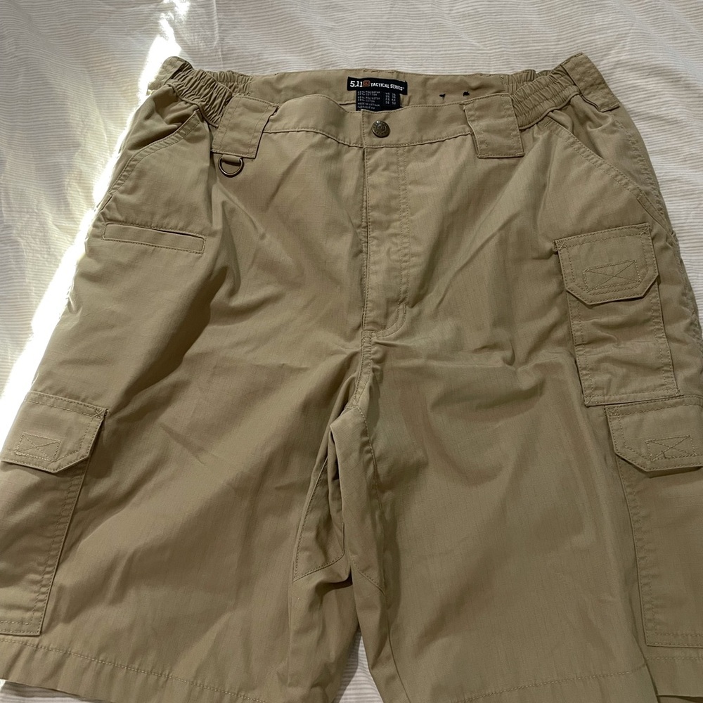 Men’s cargo shorts
